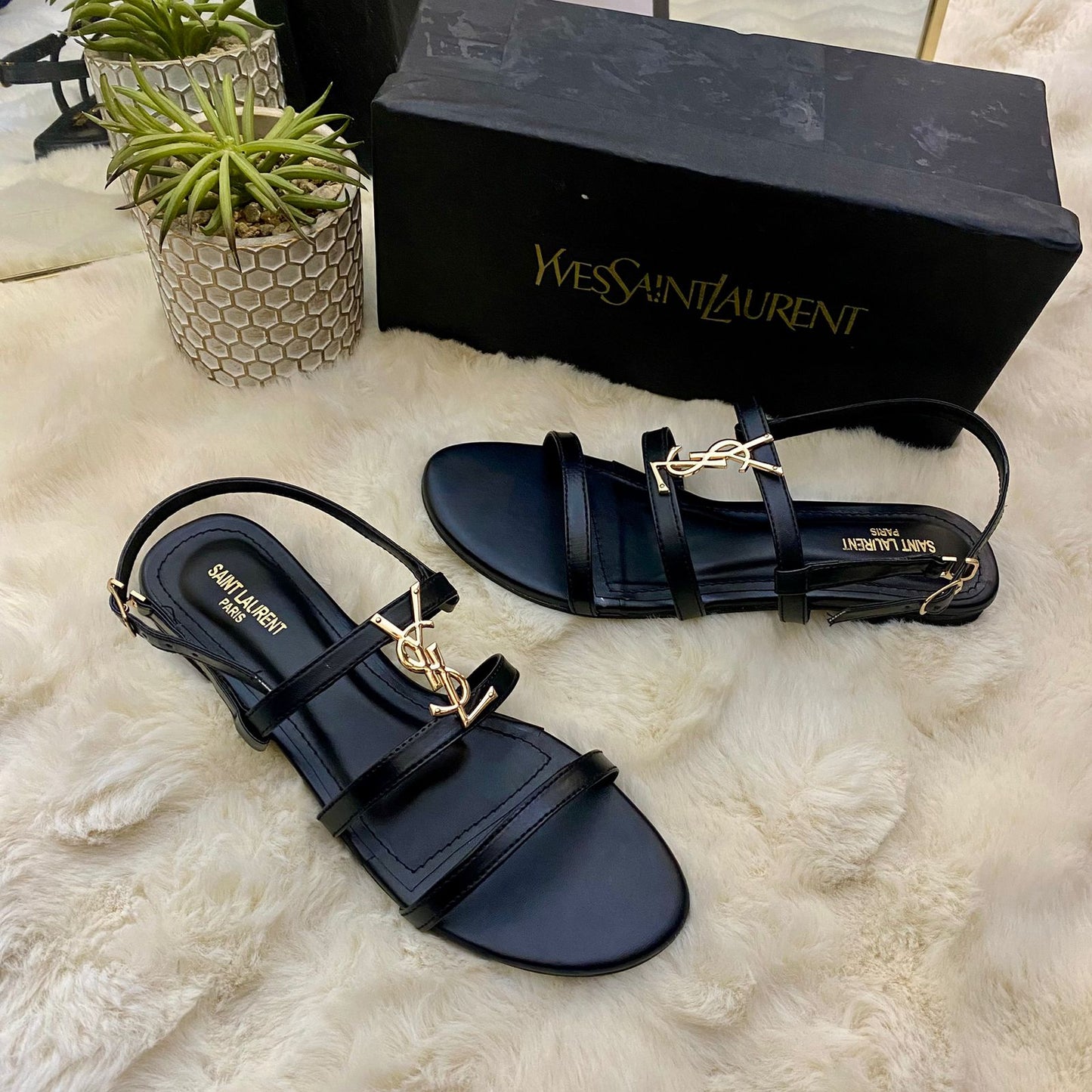 🆕YSL Saint Laurent Cassandre Sandles