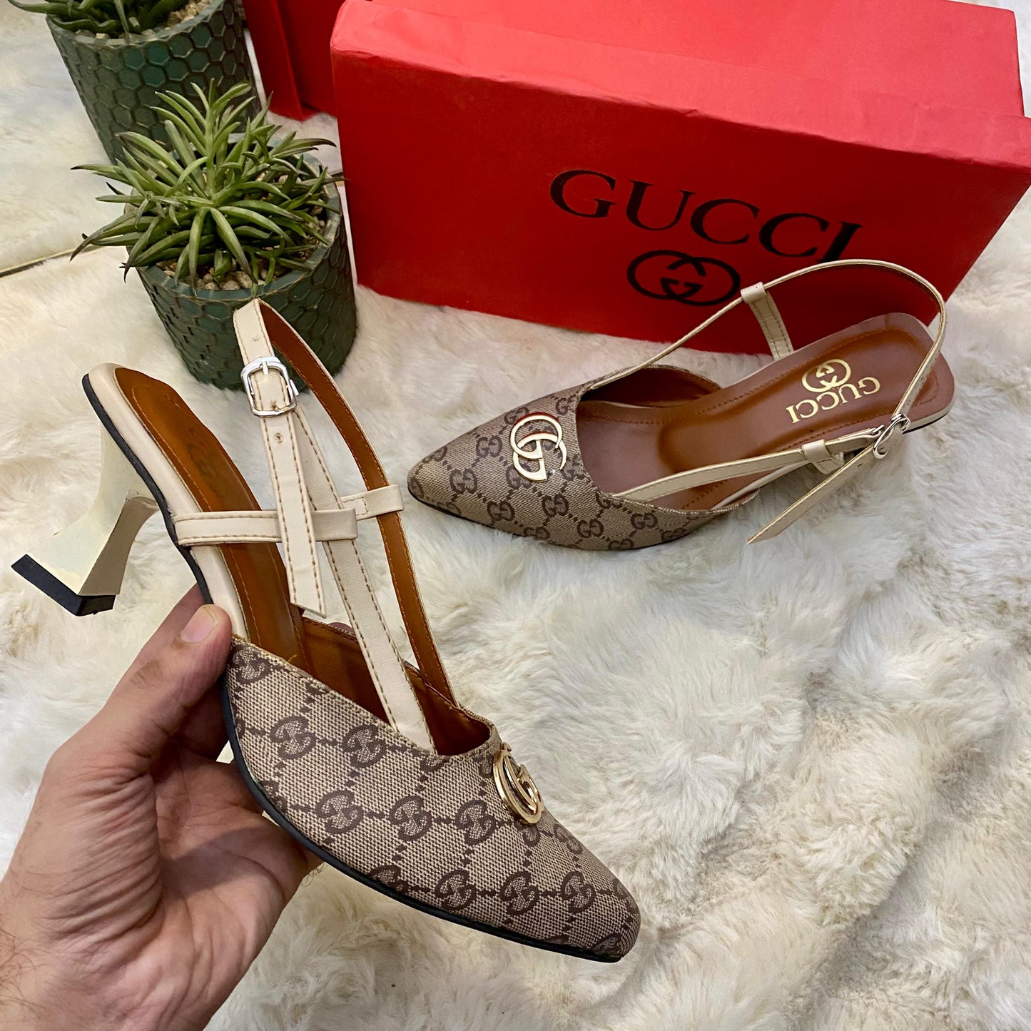GG Signature Chic Heels