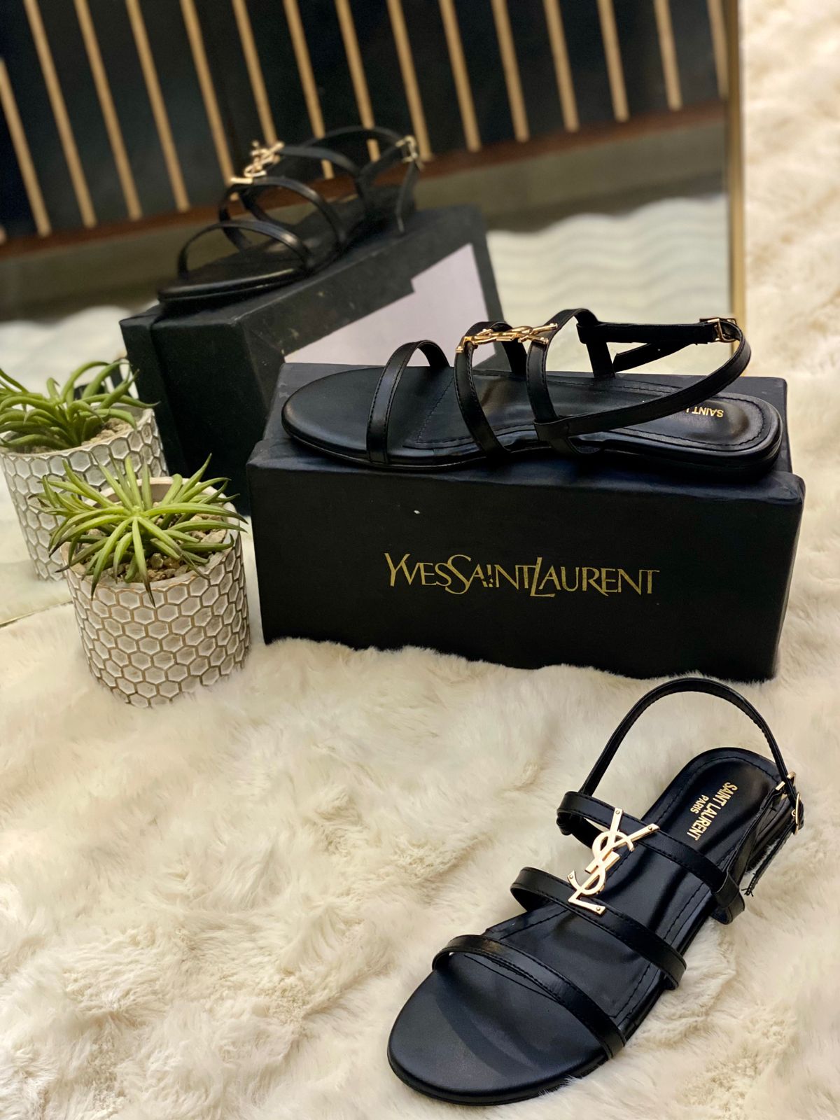 🆕YSL Saint Laurent Cassandre Sandles