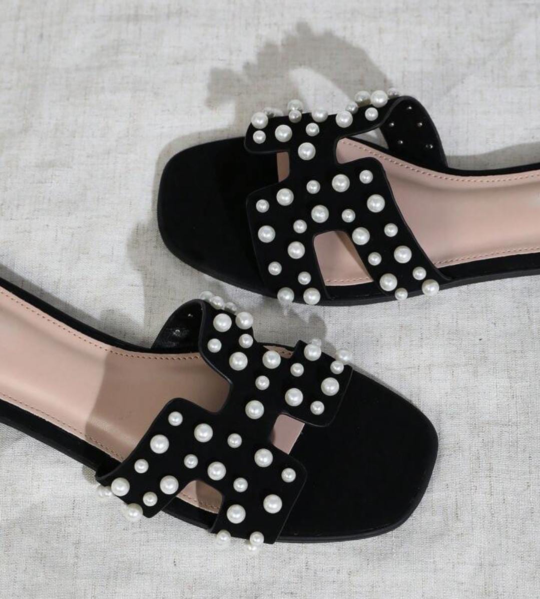 "Pearlé Chic Slides"