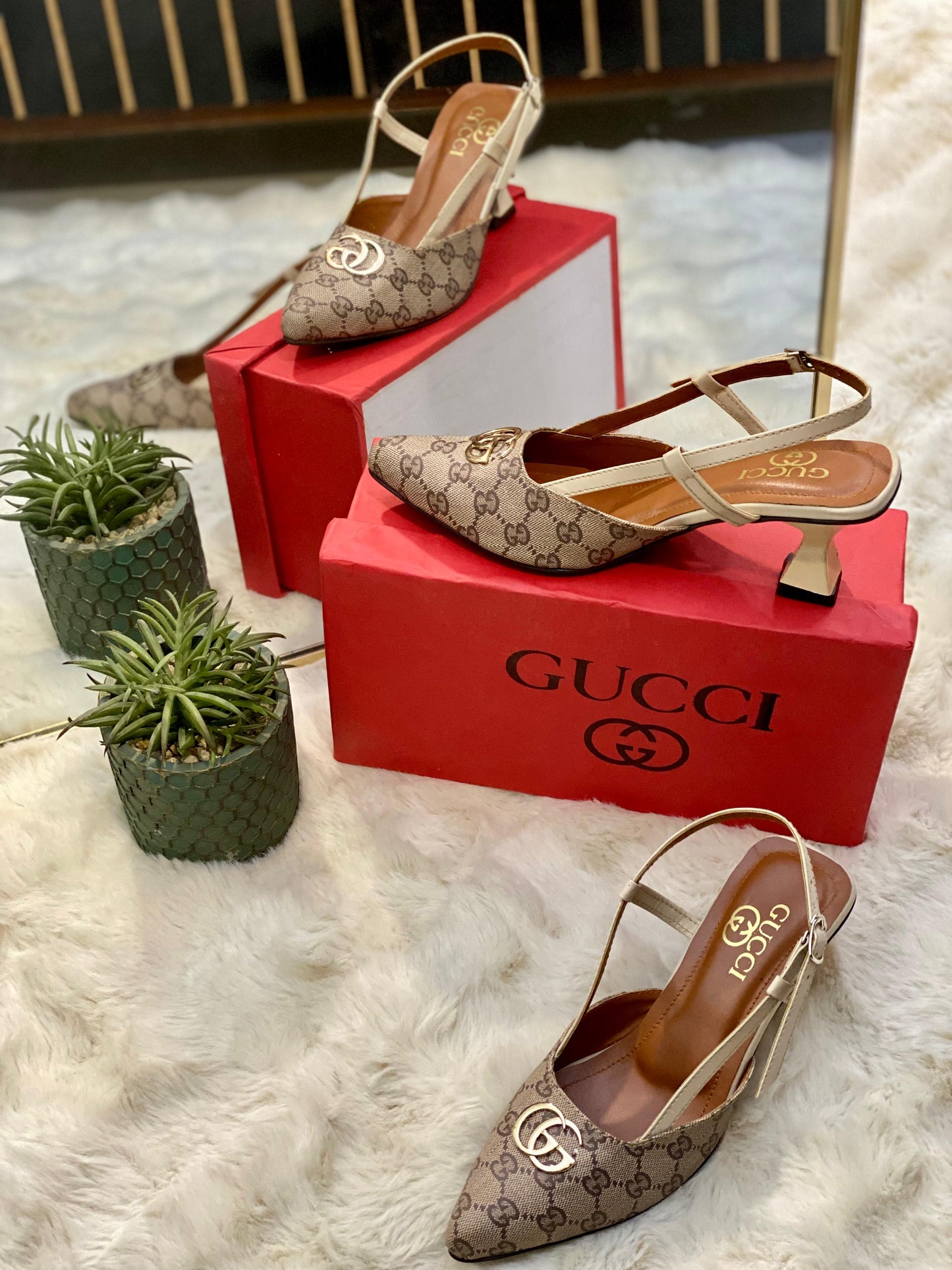 GG Signature Chic Heels