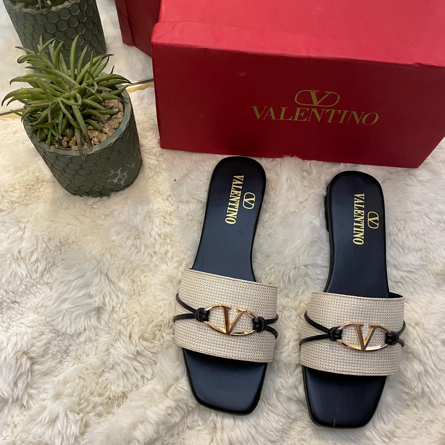 V luxe Slides