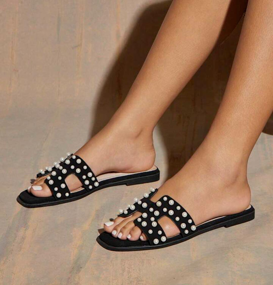 "Pearlé Chic Slides"