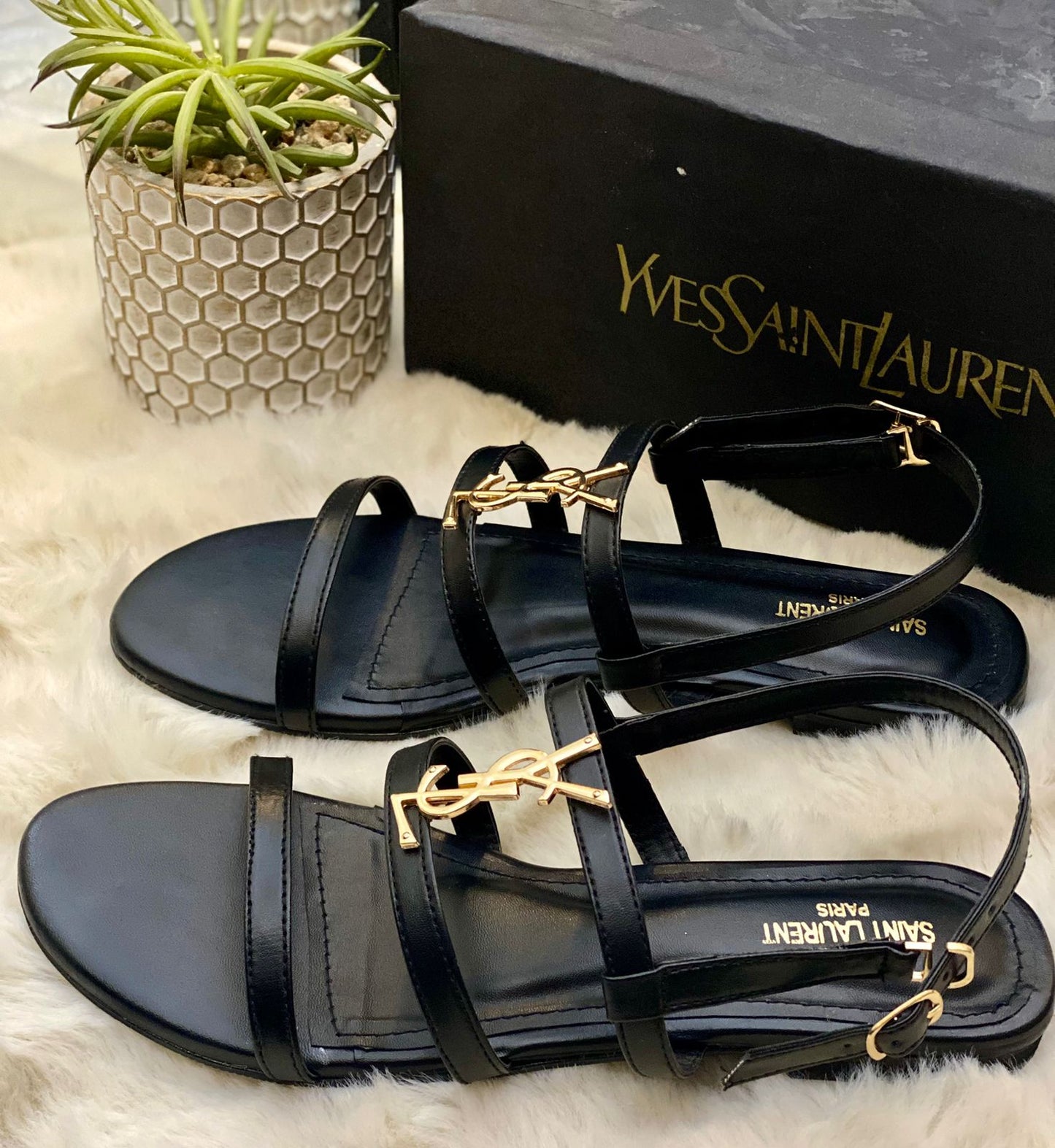 🆕YSL Saint Laurent Cassandre Sandles