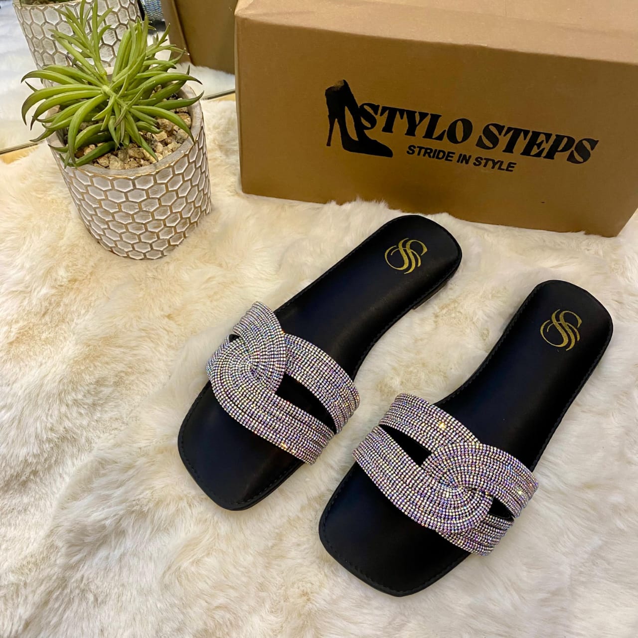 Dazzle Walk Flat