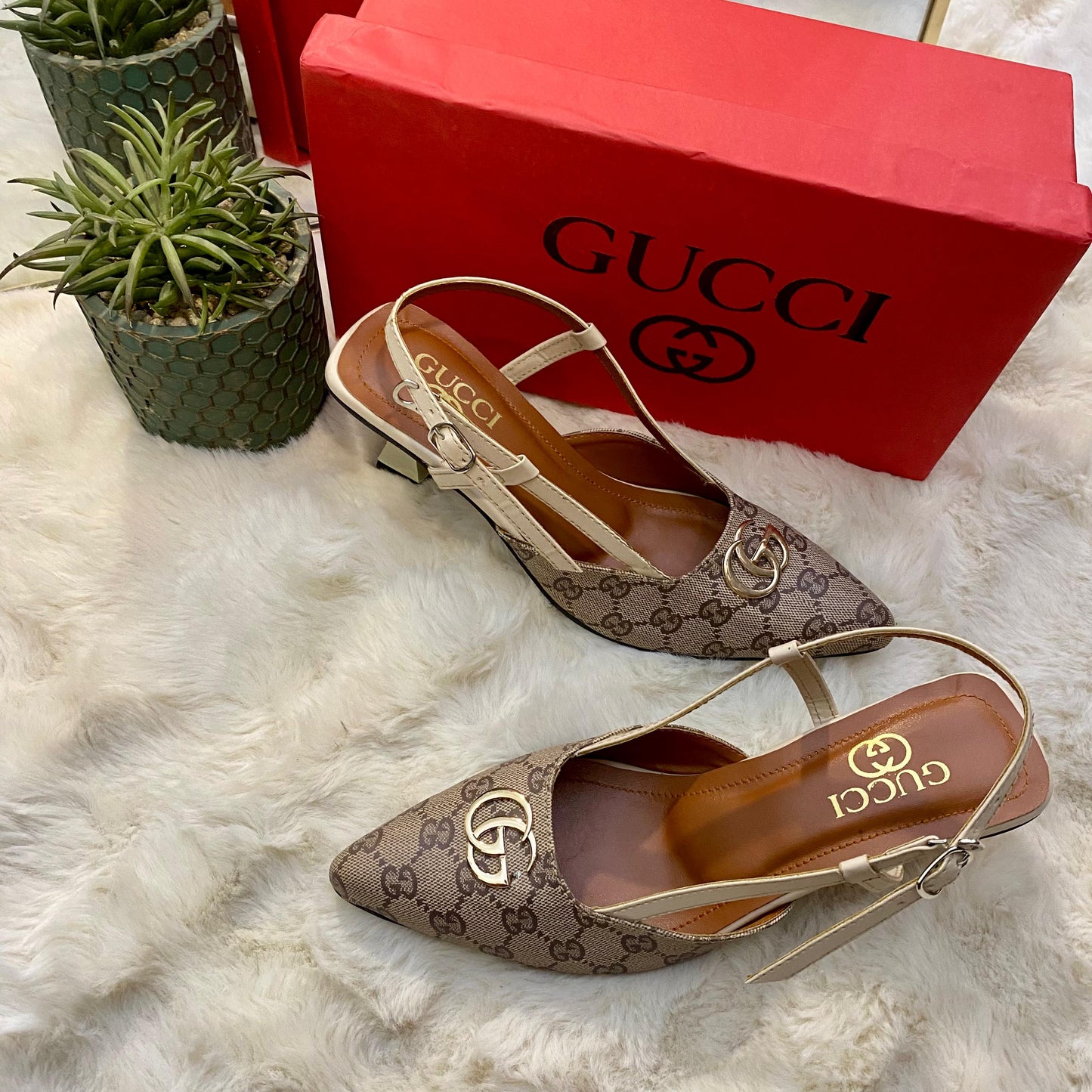 GG Signature Chic Heels