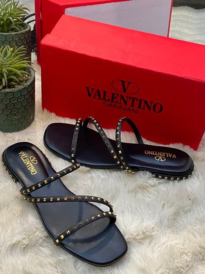 Pyramid Stud Flat