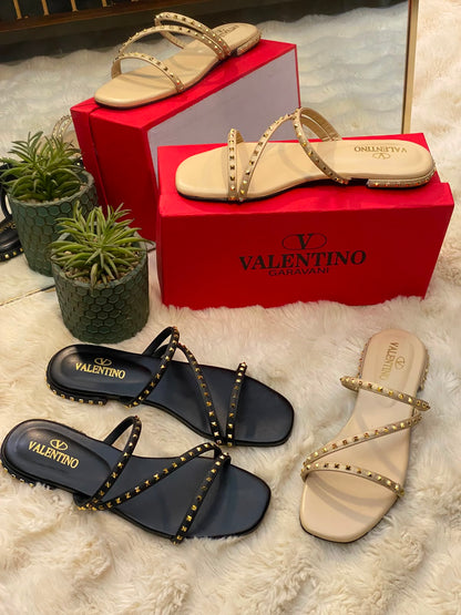 Pyramid Stud Flat