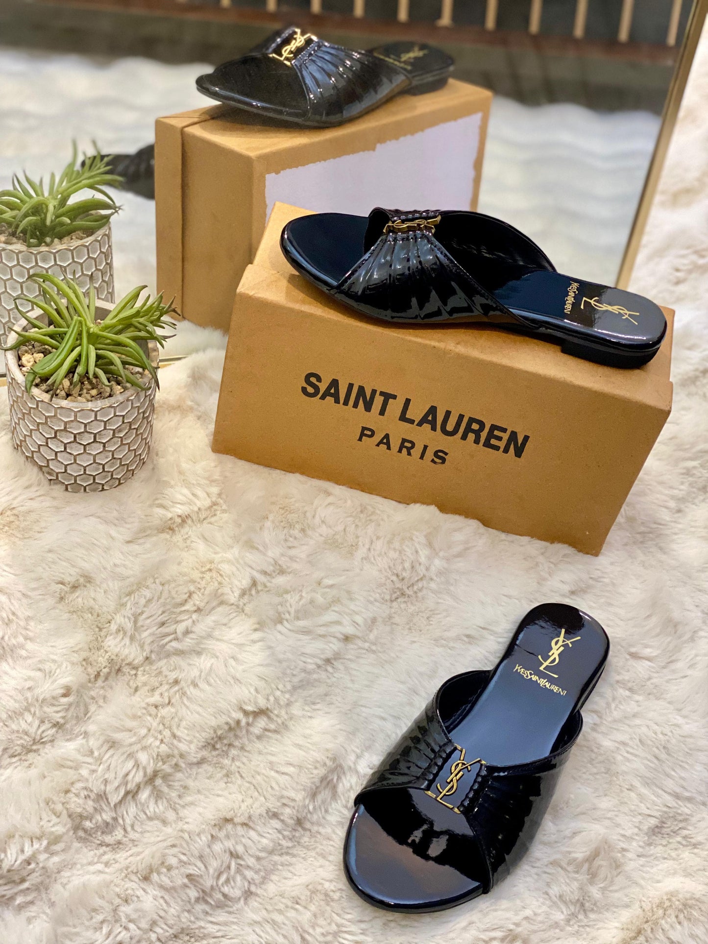 YSL Élan Slides