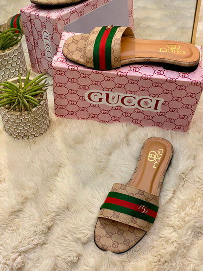 Signature Web Monogram Slides