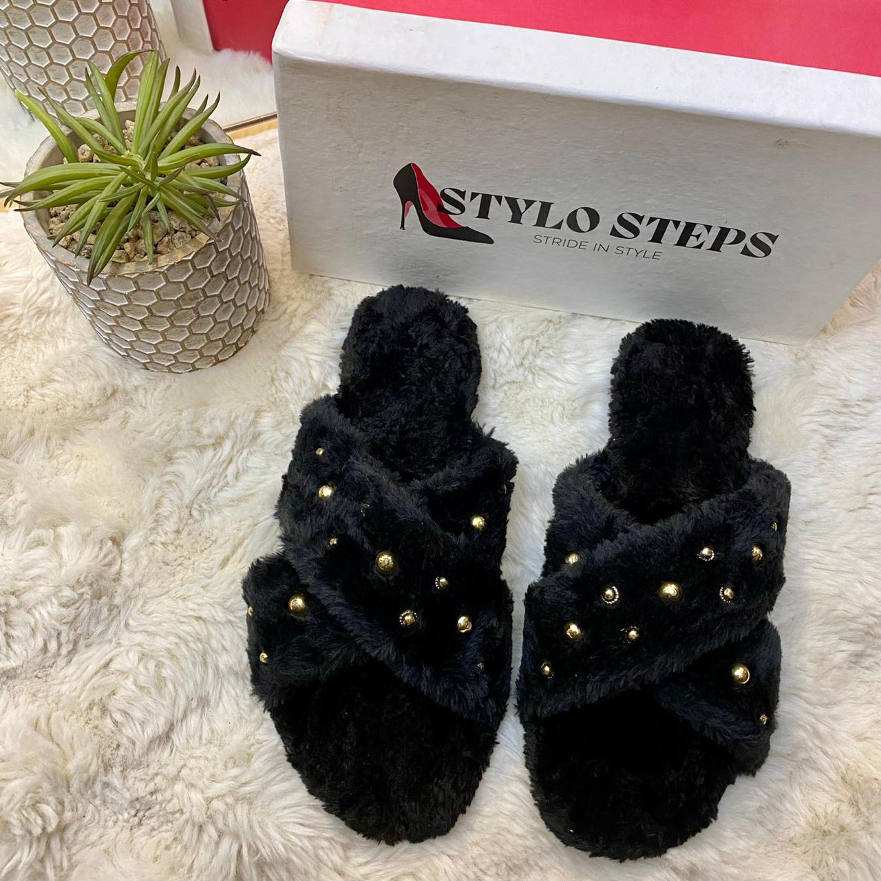 XOXO Fluffy Slides