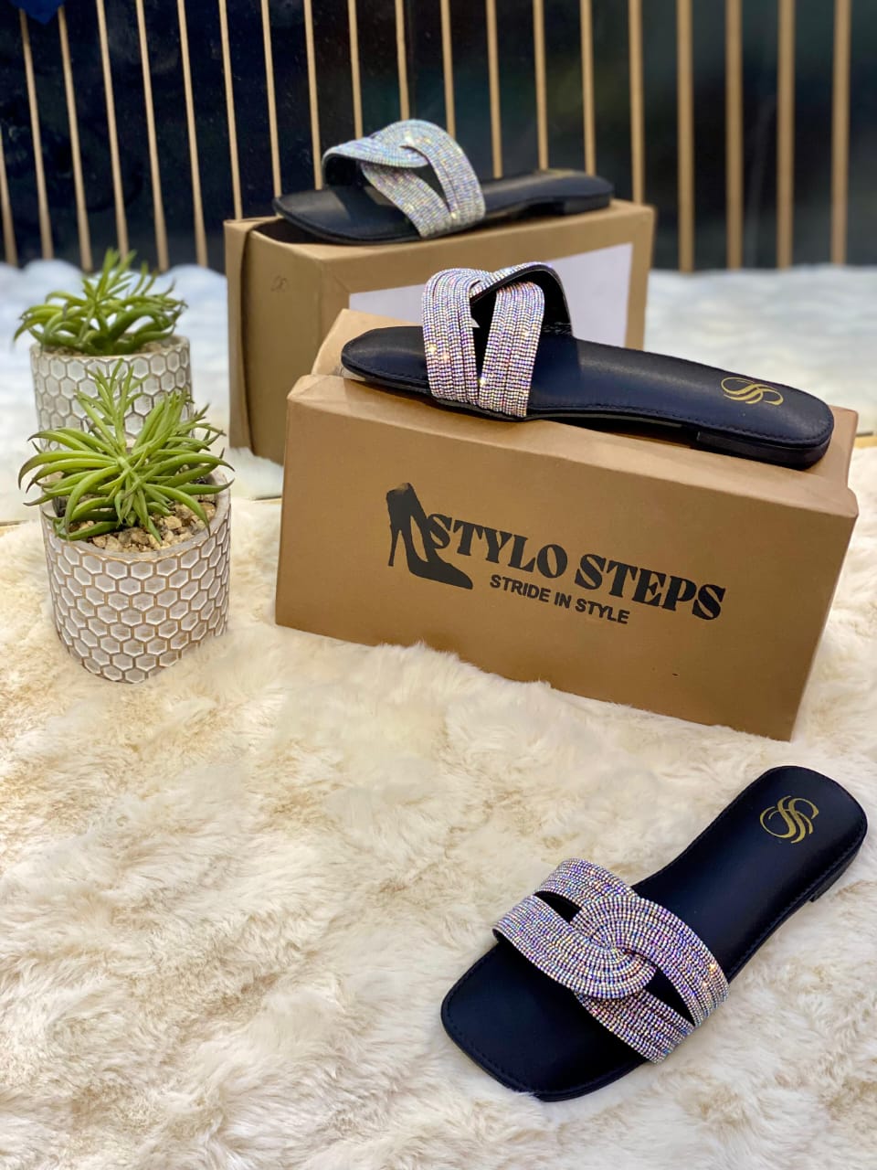 Dazzle Walk Flat