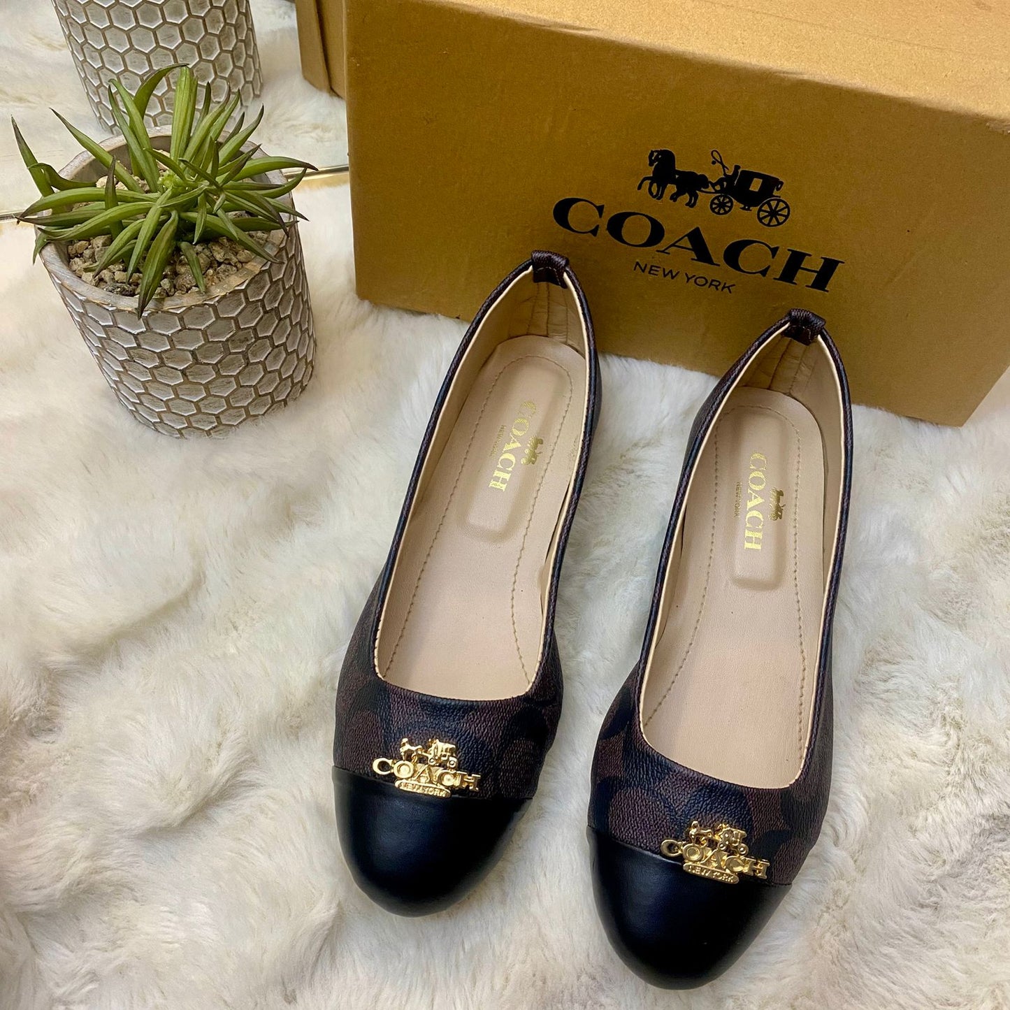 C- Pattern Cap Toe Pump